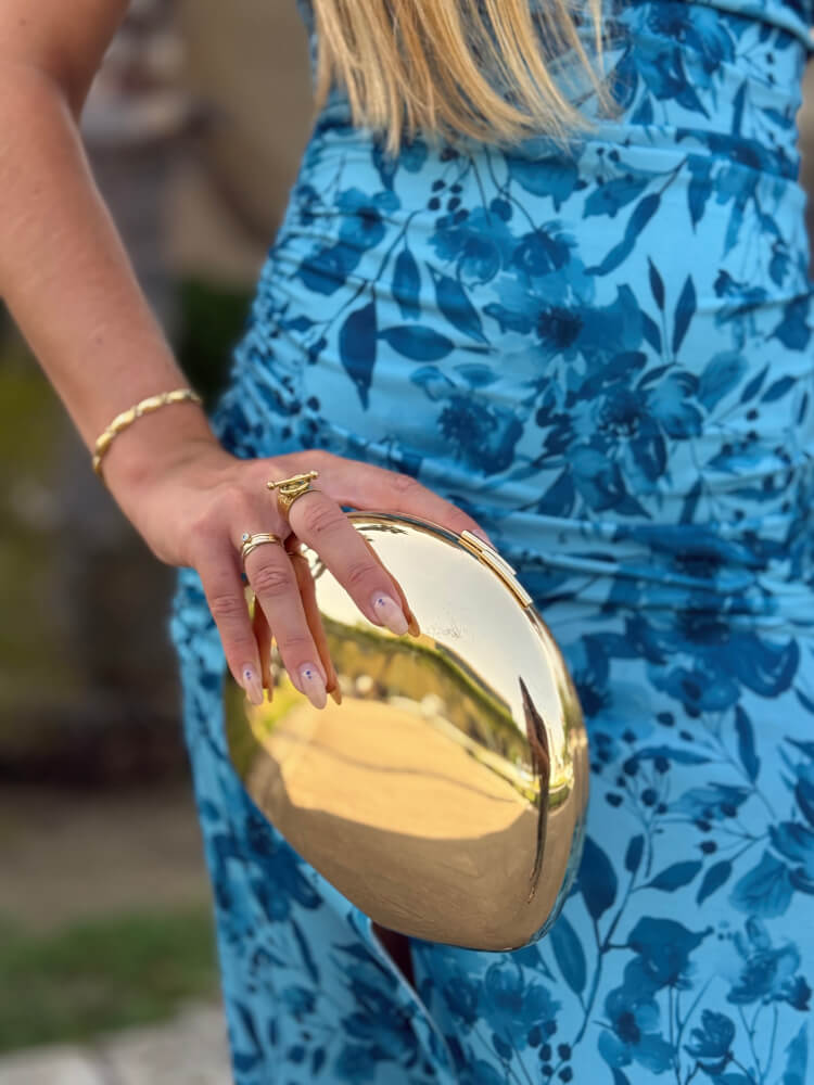 Clutch Dorado Elegante y Brillante
