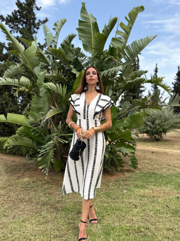 Vestido Blanco con Estilo Natural y Ligero