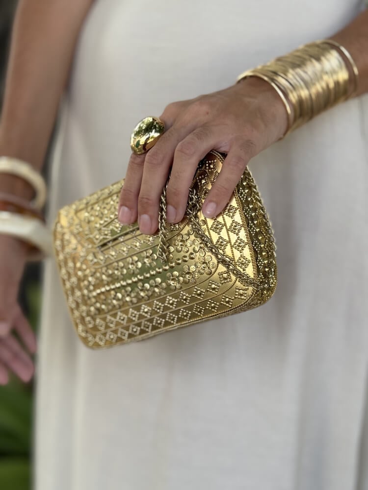Bolso Dorado De Latón