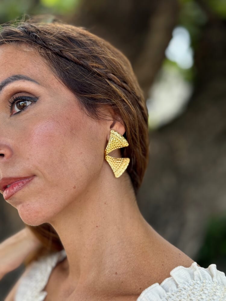 Pendientes Dorados Con Brillo Suave