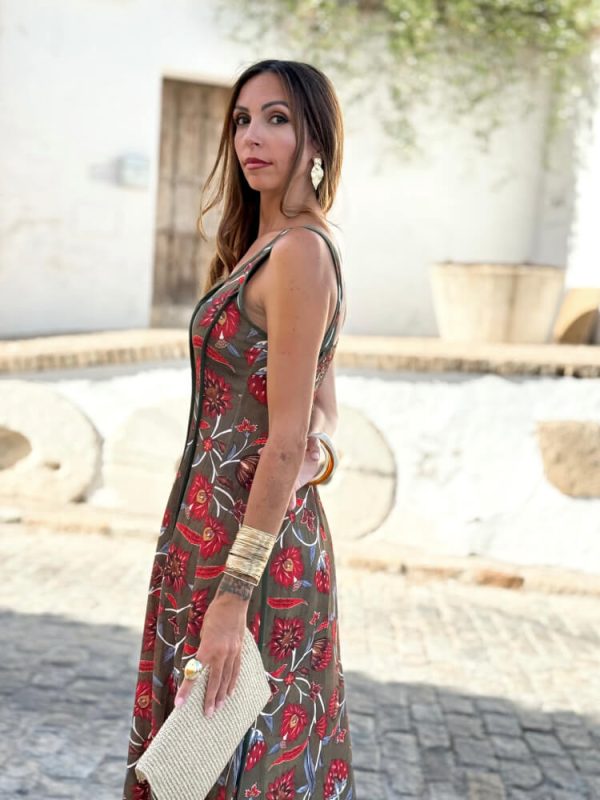 Vestido Verde Con Detalle Floral Y Movimiento