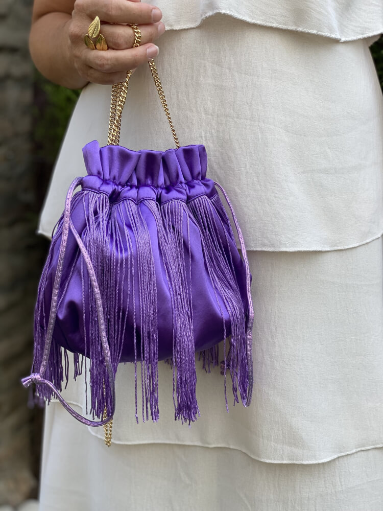 Bombonera Morada Con Flecos