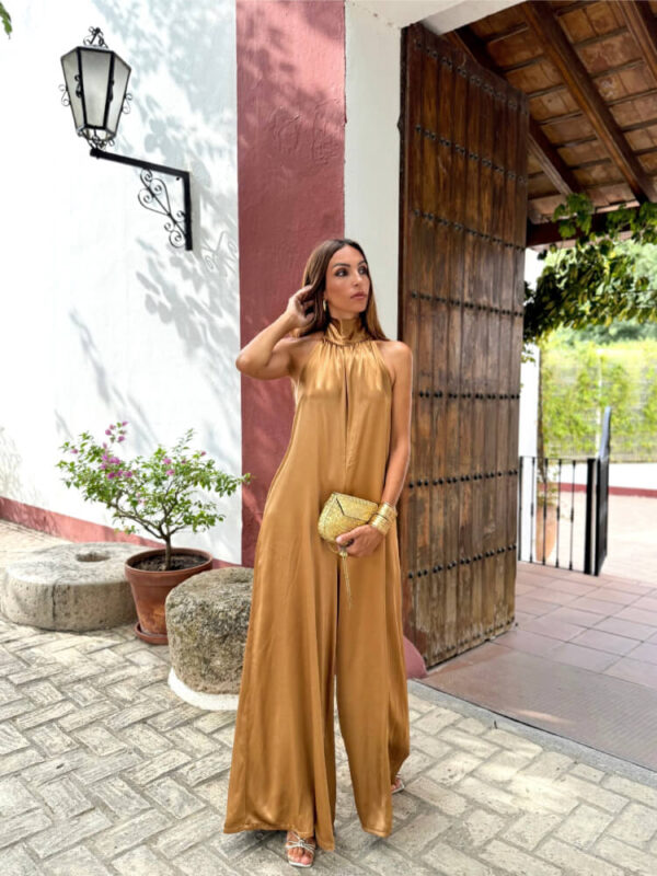 Mono Dorado Con Cuello Halter