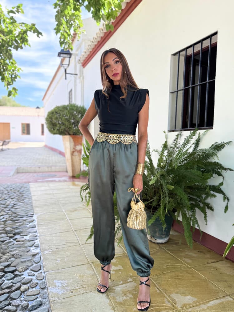 Pantalón Gris Sedoso Con Cinturilla Elástica
