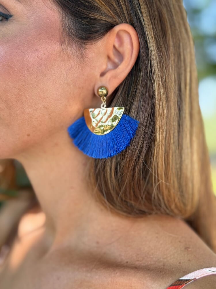 Pendiente Dorado Con Flecos Azul