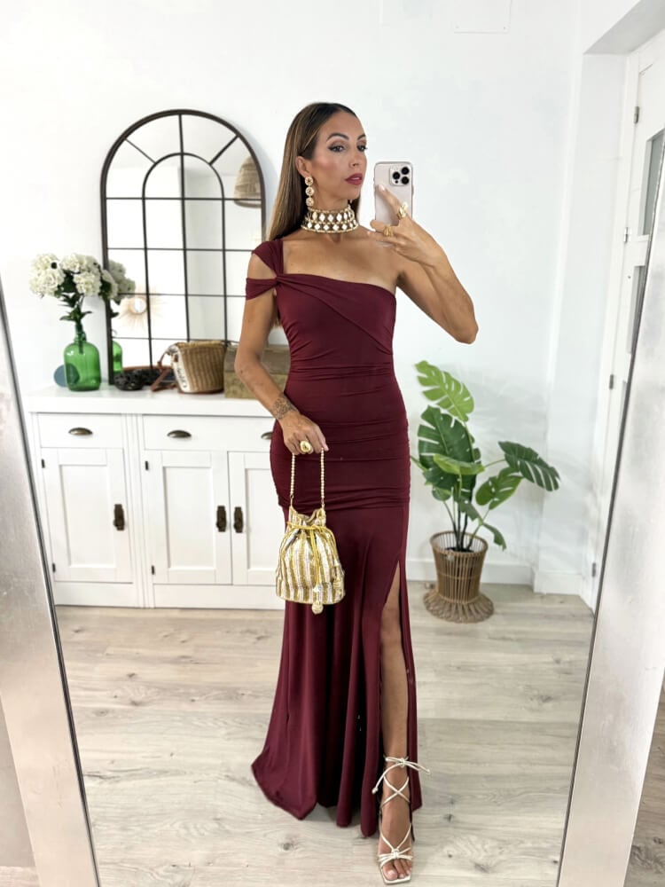 Vestido Largo Vino De Un Hombro