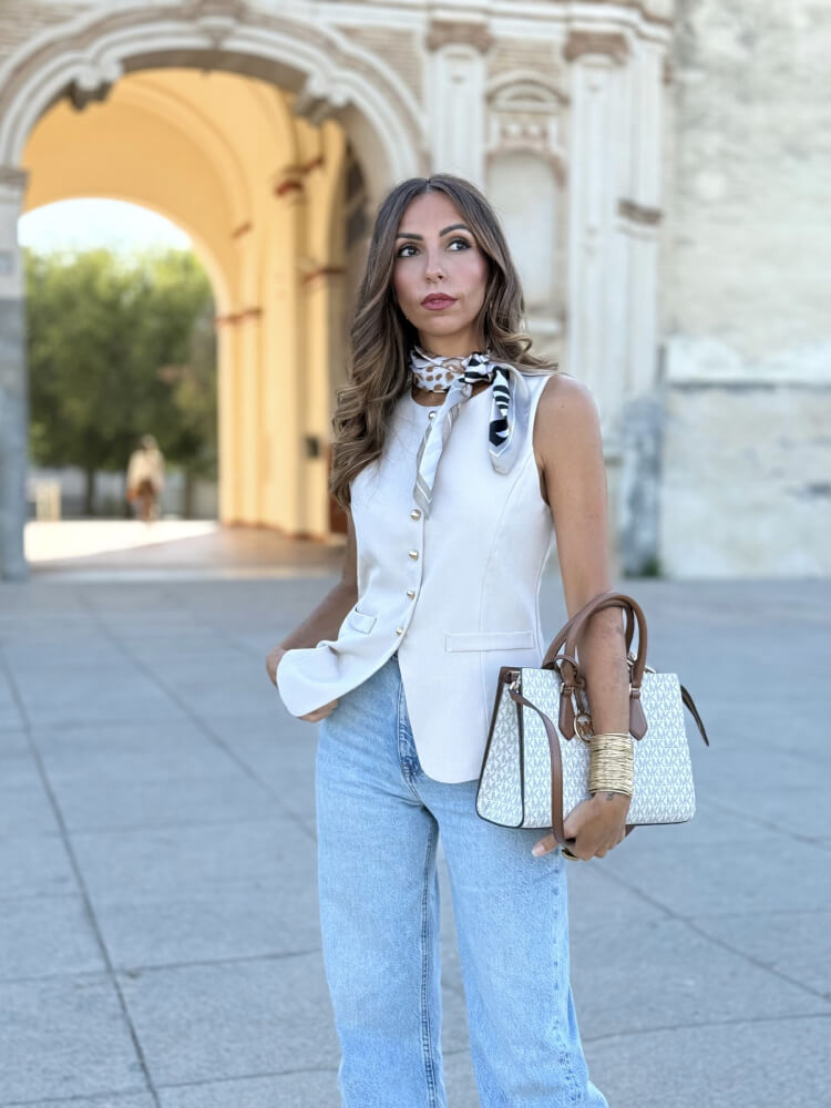 Pañuelo Sedoso Sofisticado Para Looks
