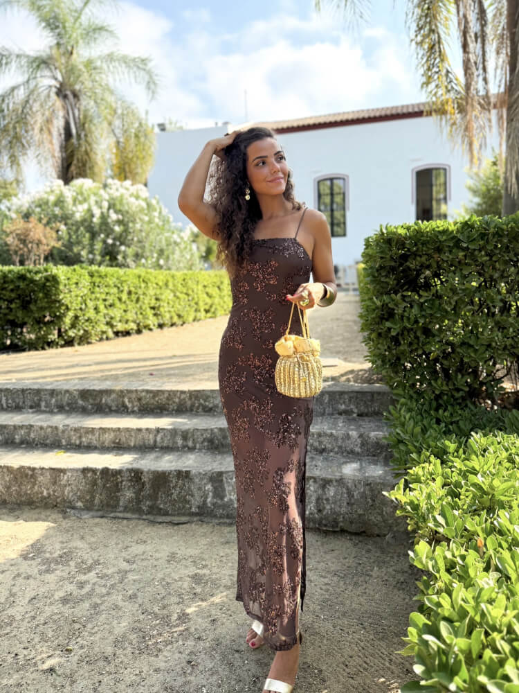 Vestido Marrón Con Flores De Lentejuelas Elegante