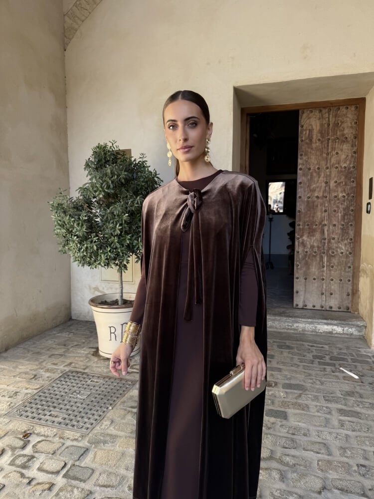 Capa Marrón De Terciopelo