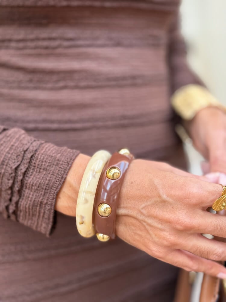 Pulsera marrón tachas