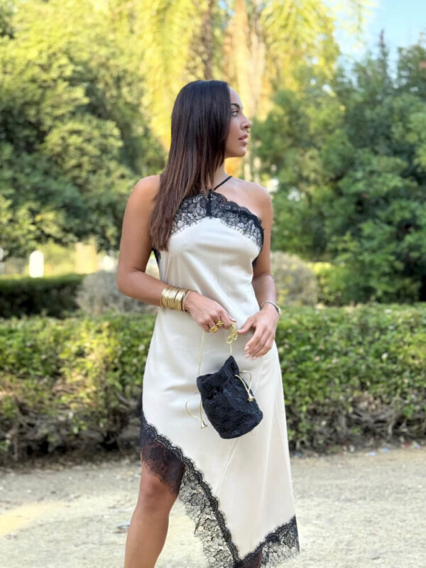 Vestido lencero beige claro con encaje negro - Imagen 5