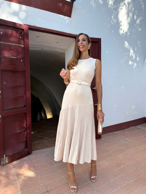 Vestido midi de punto beige claro con cinturón - Imagen 5