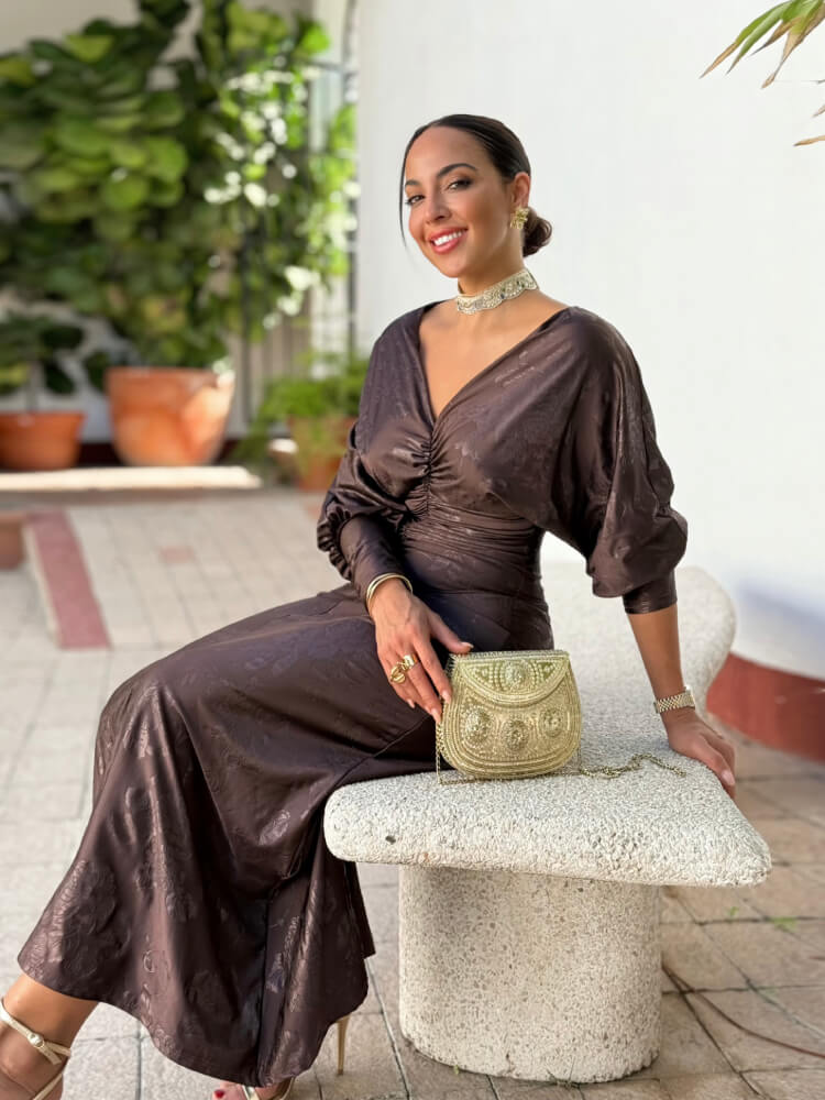 Vestido Marrón Con Drapeado Frontal