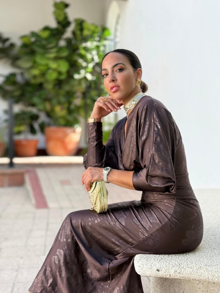 Vestido Marrón Con Tejido Elástico