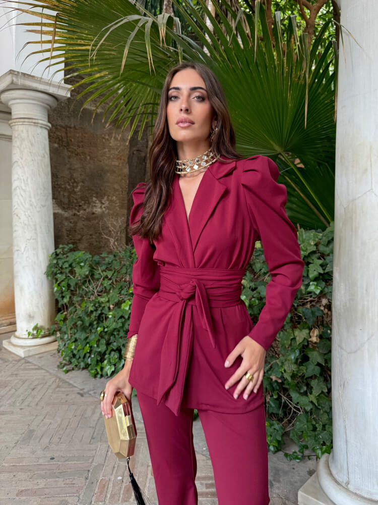 Conjunto Vino Con Corte Acampanado