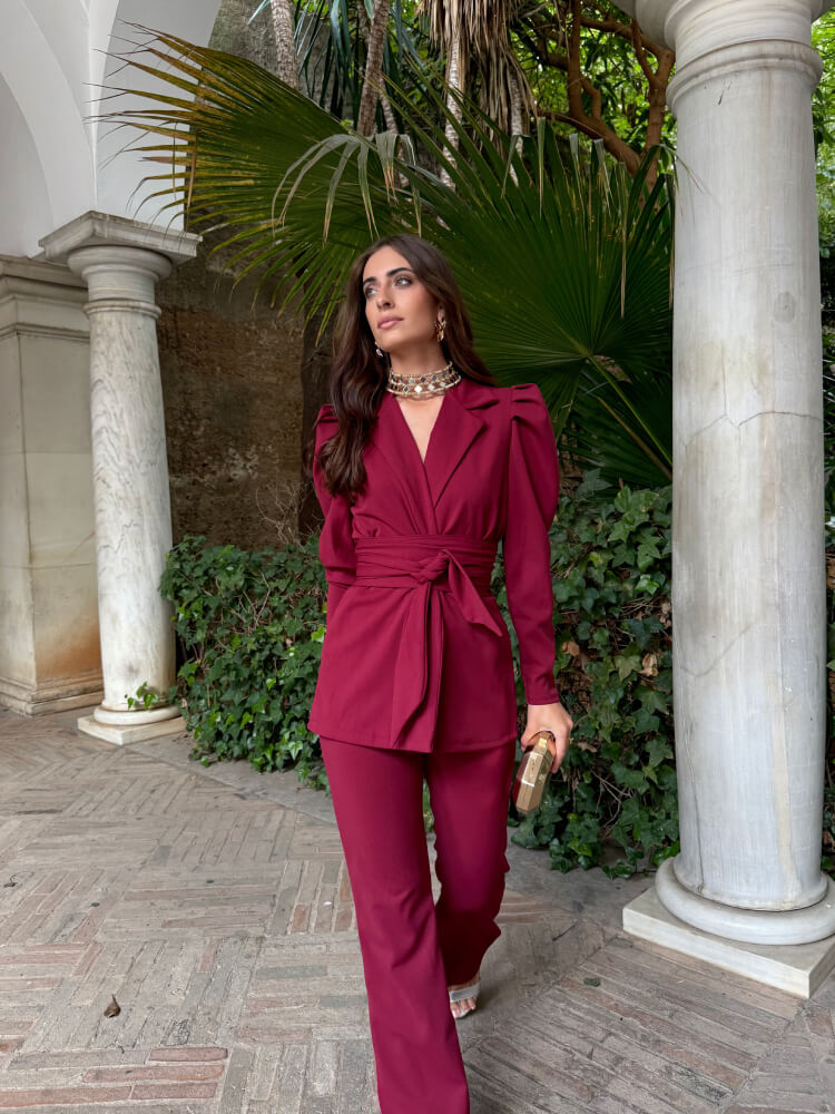 Conjunto Vino Sofisticado Y Cómodo