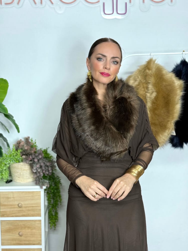 Cuello Pelo Sintético Elegante