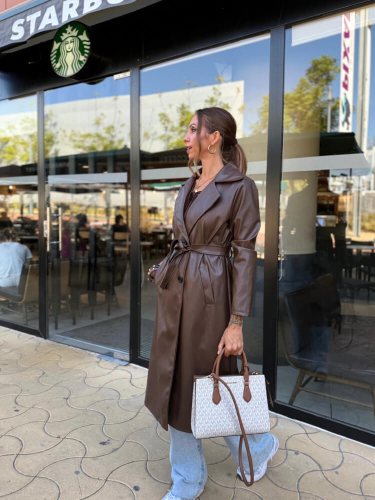 Gabardina Marrón Con Lazada