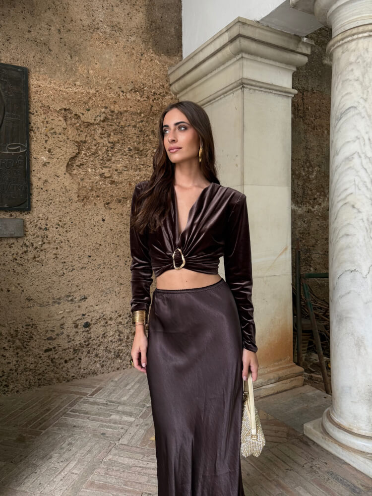 Top Marrón Con Hombreras Elegantes