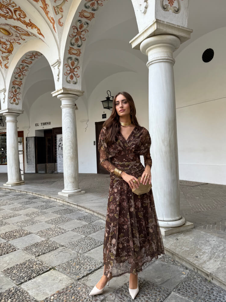 Vestido Marrón Con Manga Drapeada