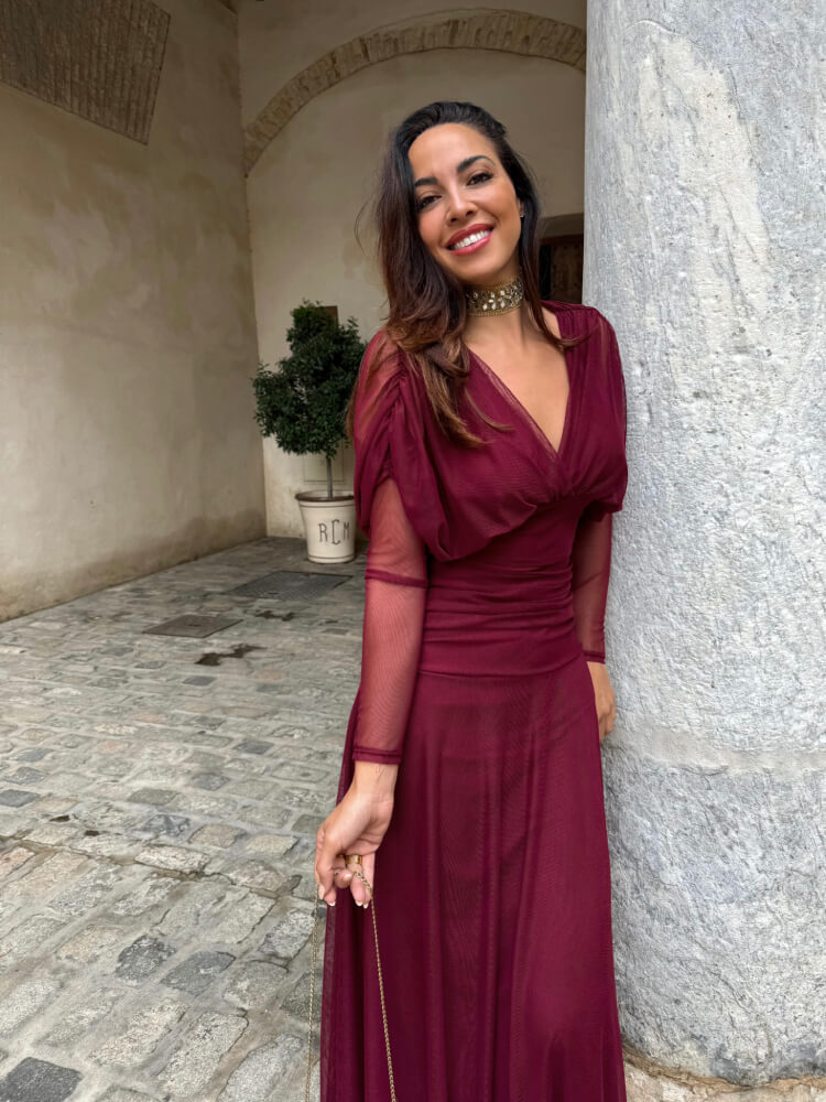 Vestido Burdeos En Tul Elástico